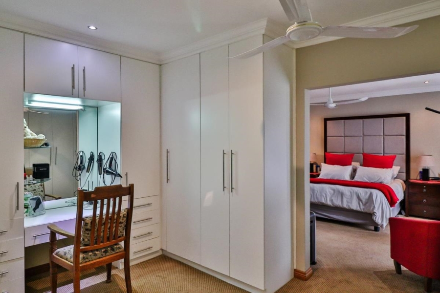 6 Bedroom Property for Sale in Eikenhof Gauteng