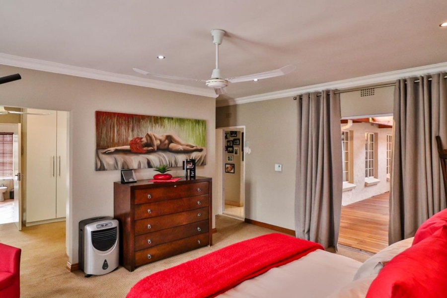 6 Bedroom Property for Sale in Eikenhof Gauteng