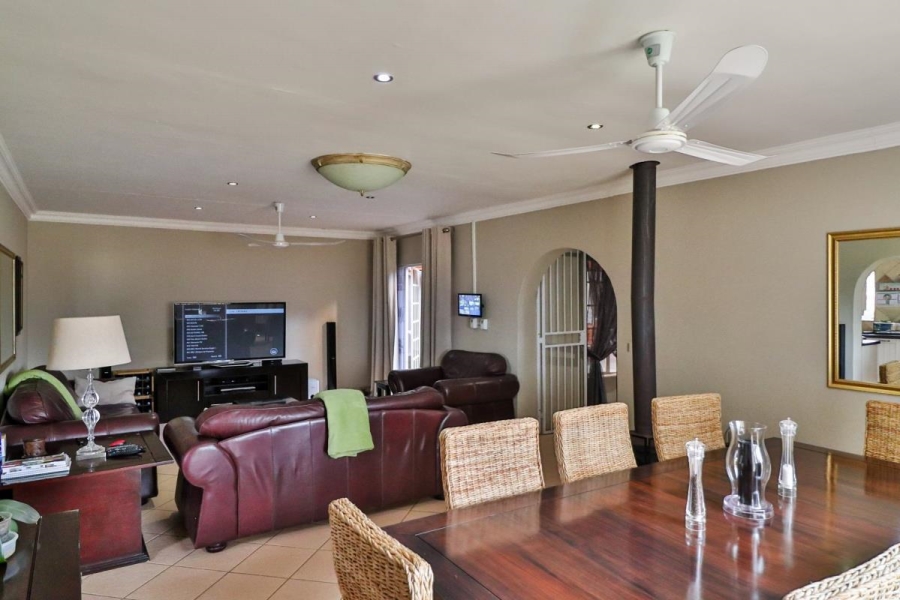 6 Bedroom Property for Sale in Eikenhof Gauteng