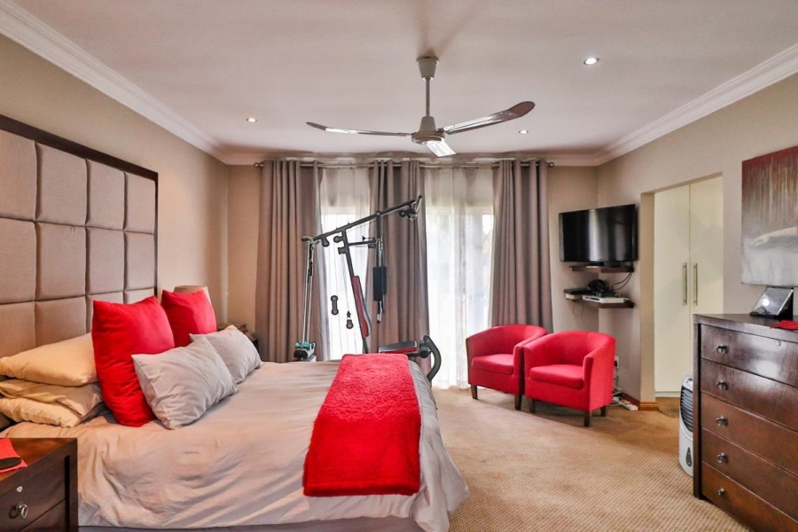 6 Bedroom Property for Sale in Eikenhof Gauteng