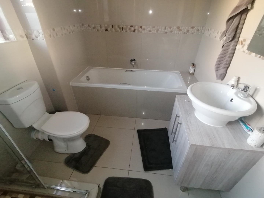 3 Bedroom Property for Sale in Morehill Gauteng