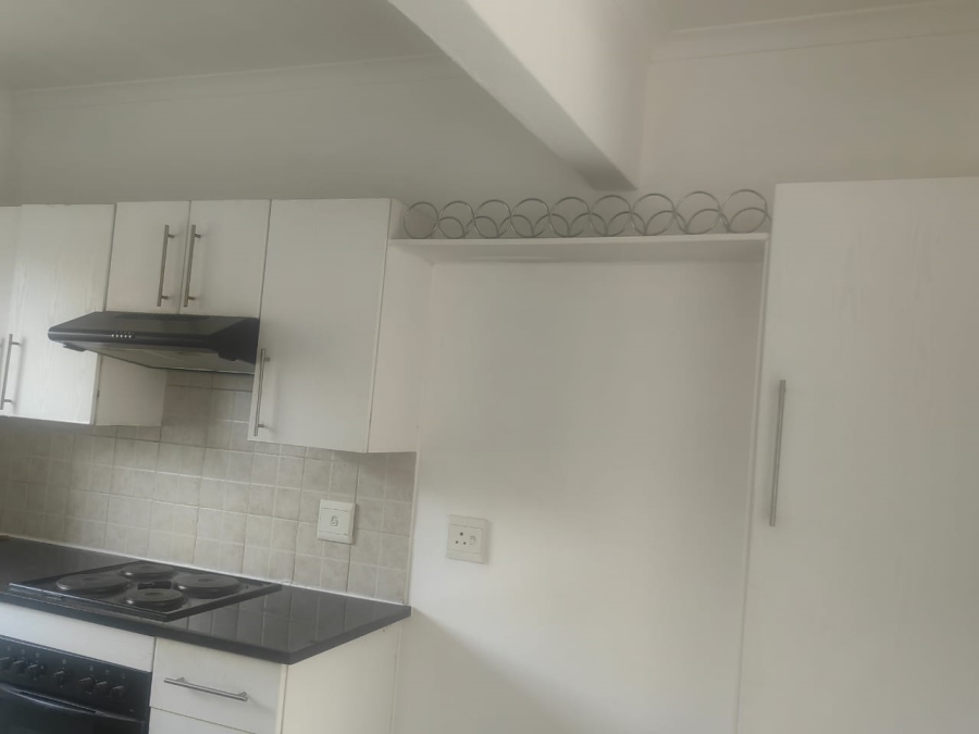 To Let 2 Bedroom Property for Rent in Weltevreden Park Gauteng