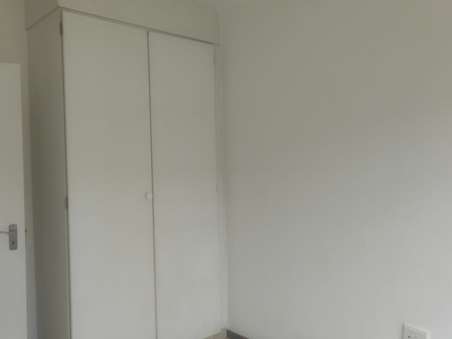 To Let 2 Bedroom Property for Rent in Weltevreden Park Gauteng