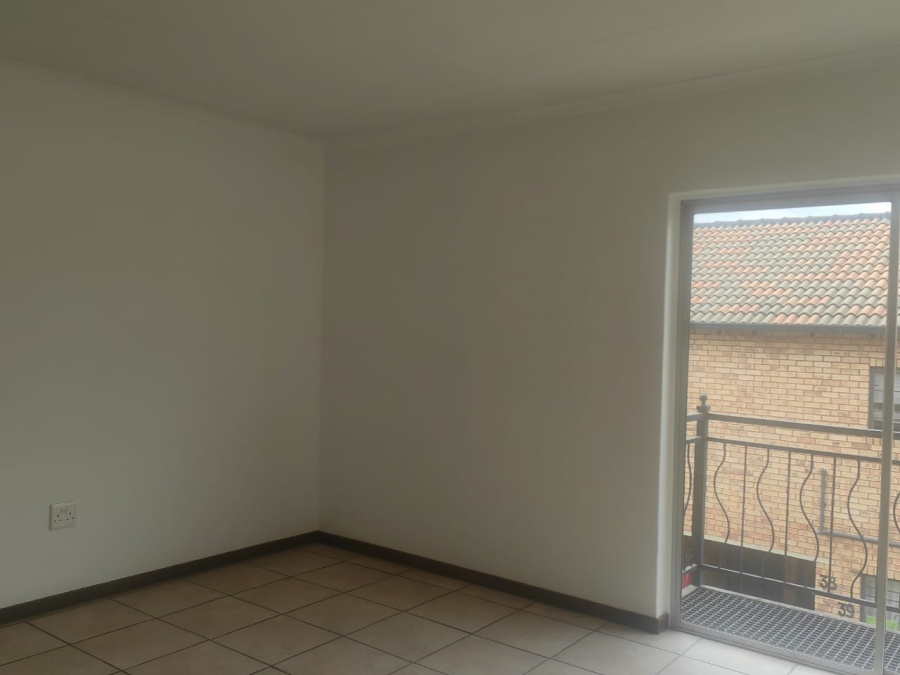 To Let 2 Bedroom Property for Rent in Weltevreden Park Gauteng