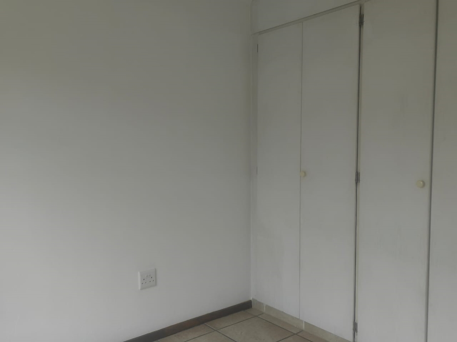 To Let 2 Bedroom Property for Rent in Weltevreden Park Gauteng