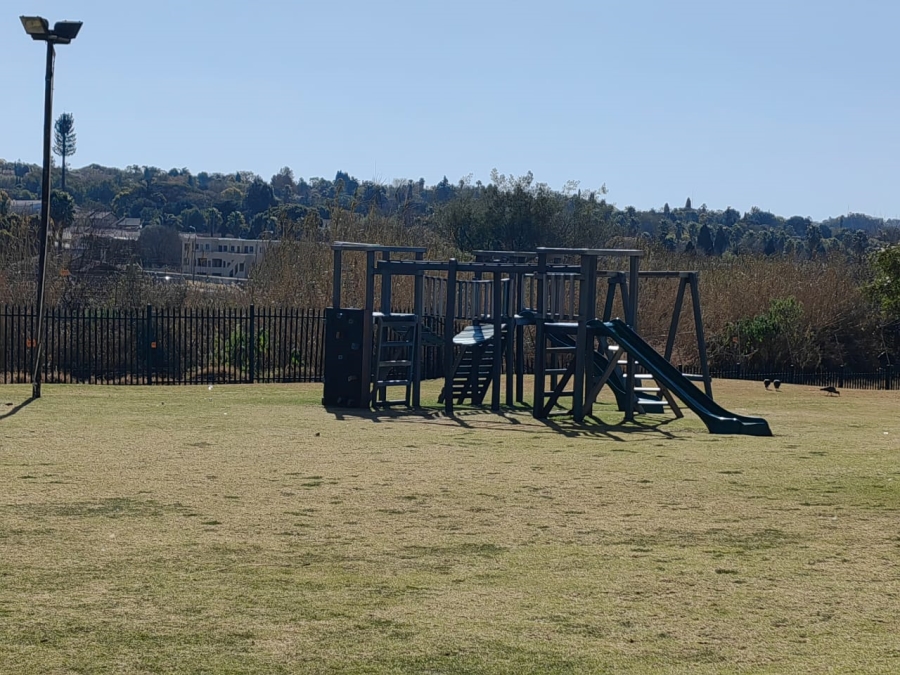 To Let 2 Bedroom Property for Rent in Weltevreden Park Gauteng