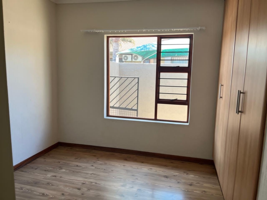 To Let 2 Bedroom Property for Rent in Hughes Gauteng