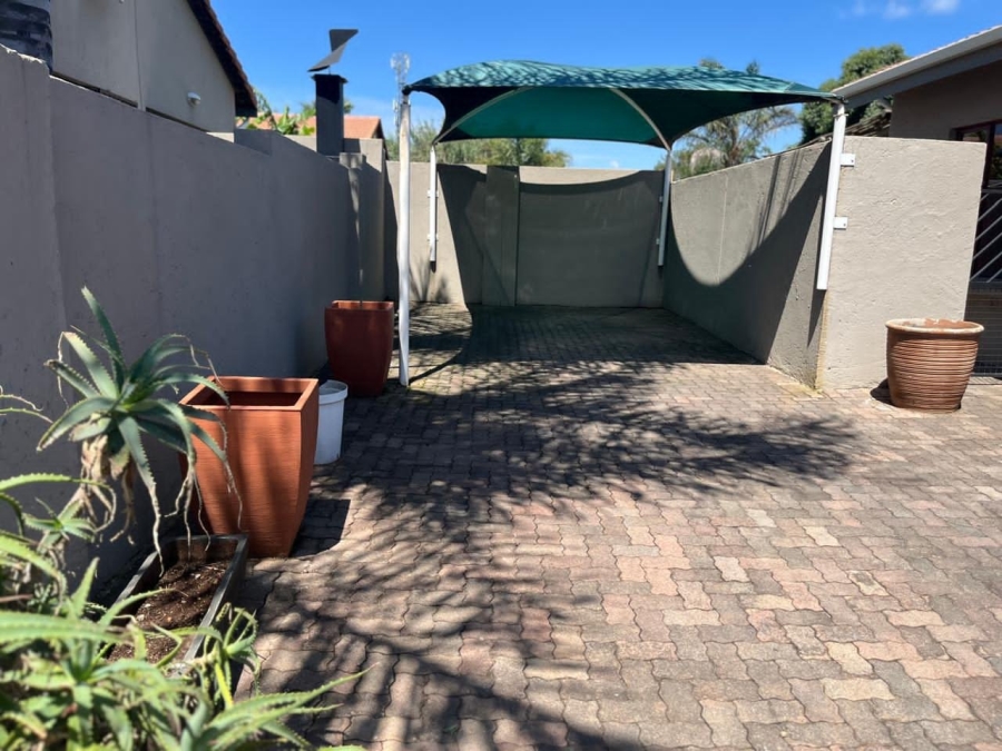 To Let 2 Bedroom Property for Rent in Hughes Gauteng