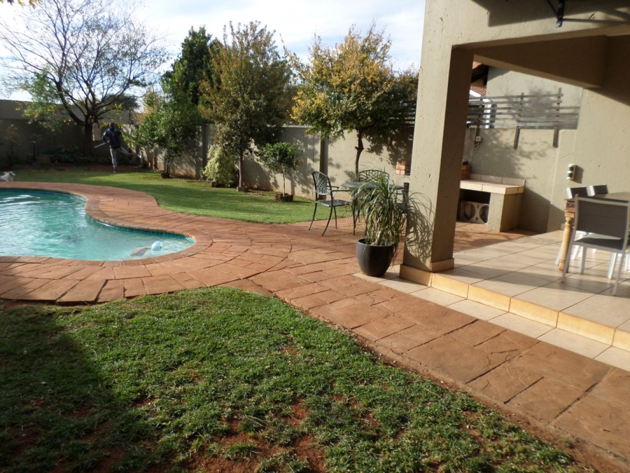 To Let 2 Bedroom Property for Rent in Hughes Gauteng