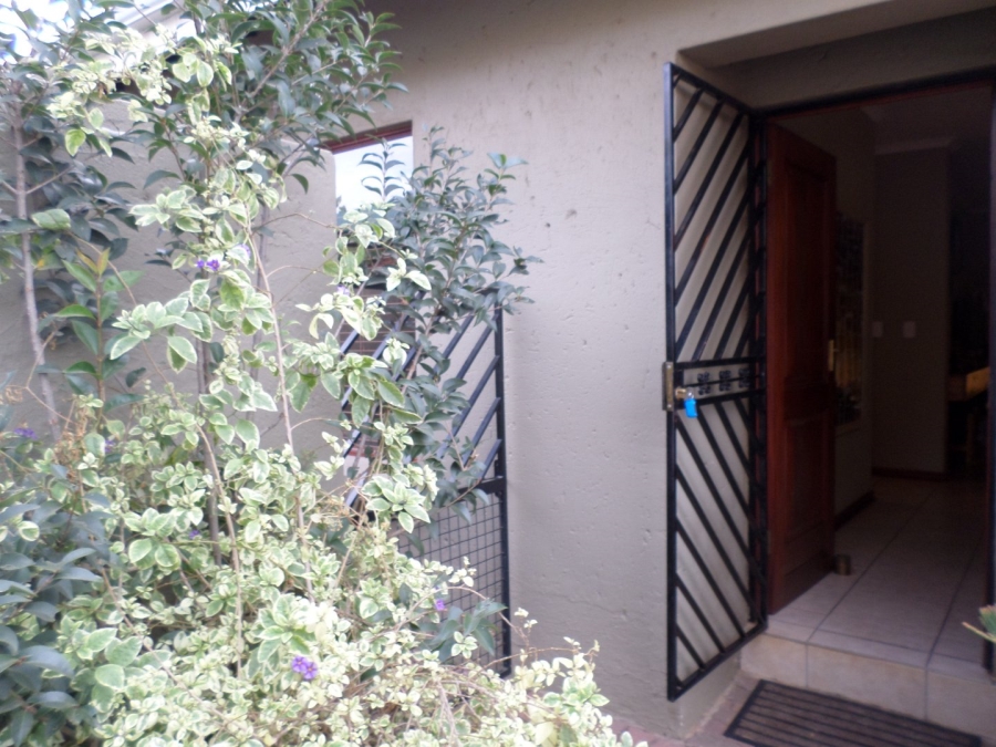 To Let 2 Bedroom Property for Rent in Hughes Gauteng