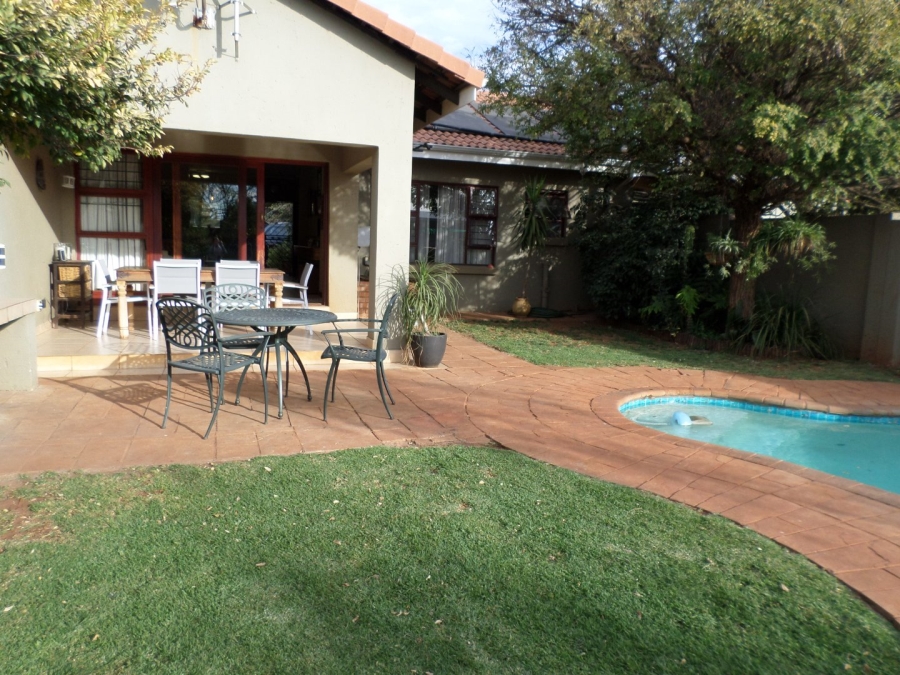 To Let 2 Bedroom Property for Rent in Hughes Gauteng