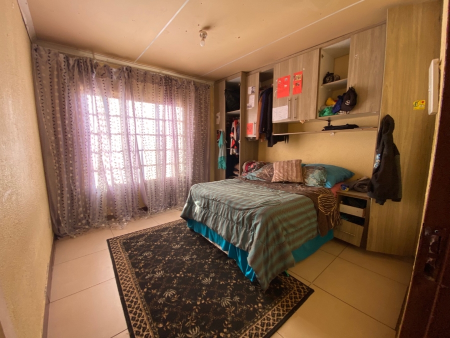 To Let 4 Bedroom Property for Rent in Lotus Gardens Gauteng