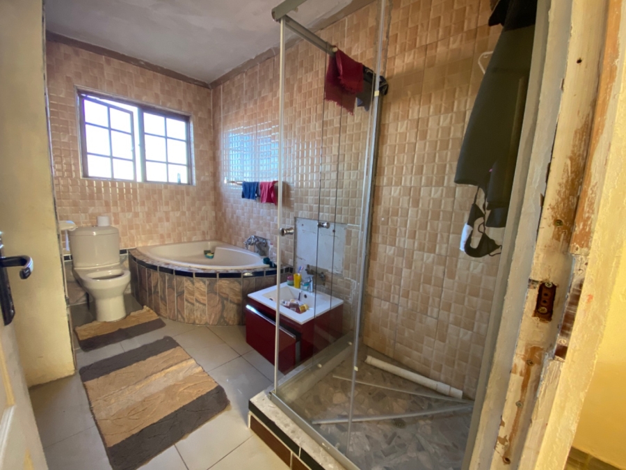 To Let 4 Bedroom Property for Rent in Lotus Gardens Gauteng