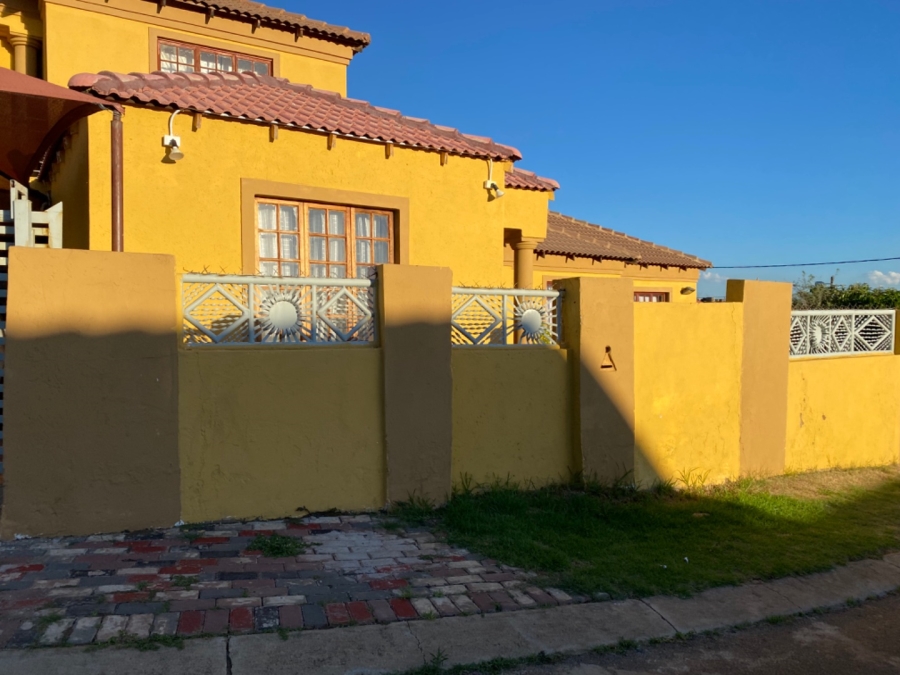 To Let 4 Bedroom Property for Rent in Lotus Gardens Gauteng