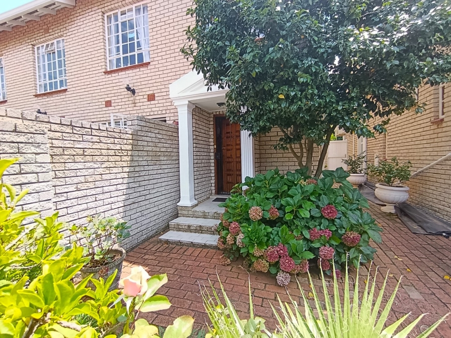 To Let 3 Bedroom Property for Rent in Hyde Park Gauteng