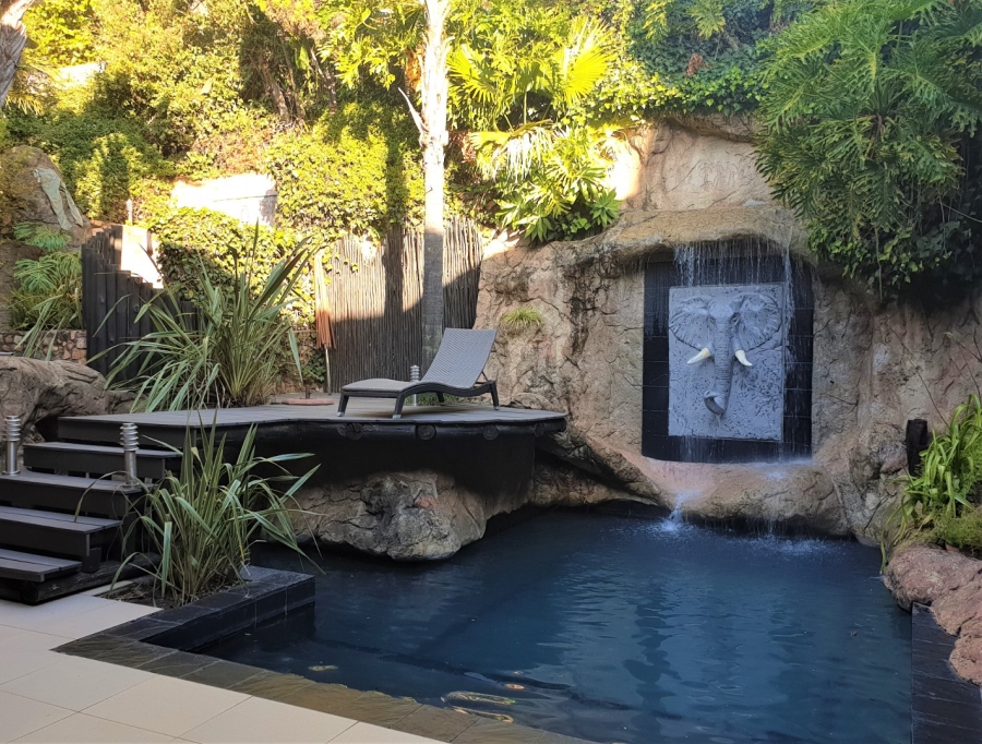 To Let 5 Bedroom Property for Rent in Houghton Estate Gauteng