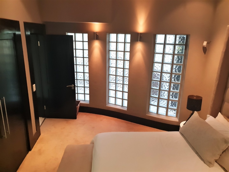 To Let 5 Bedroom Property for Rent in Houghton Estate Gauteng