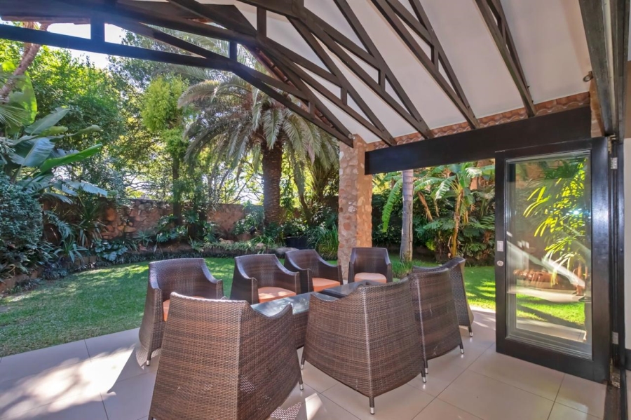 To Let 5 Bedroom Property for Rent in Houghton Estate Gauteng
