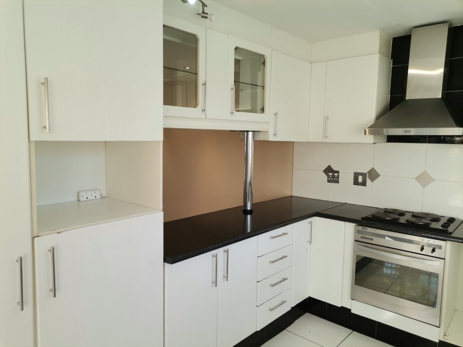 To Let 1 Bedroom Property for Rent in Ormonde Gauteng