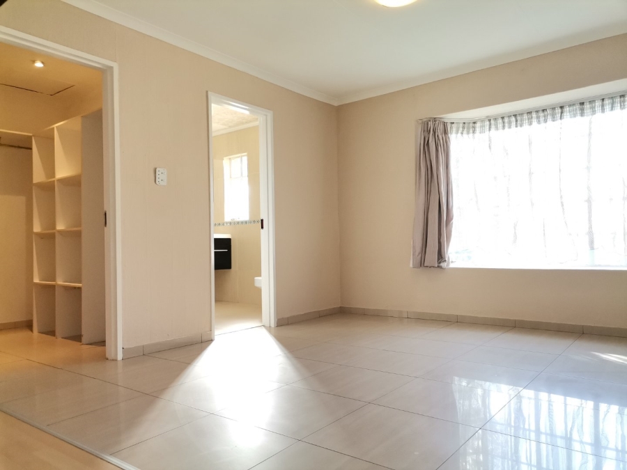 To Let 1 Bedroom Property for Rent in Ormonde Gauteng