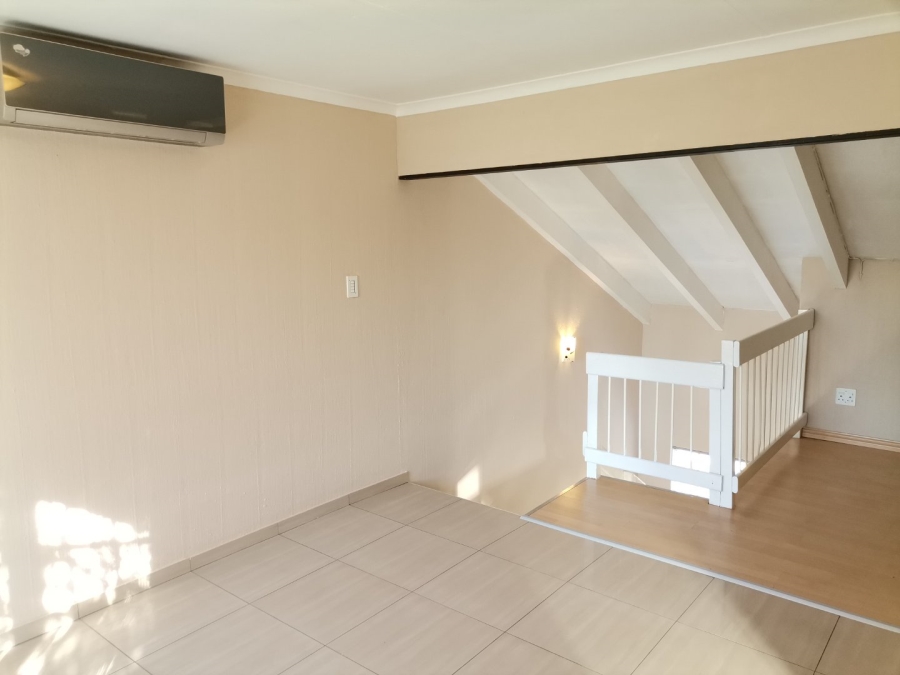 To Let 1 Bedroom Property for Rent in Ormonde Gauteng