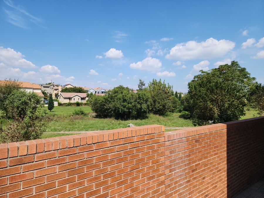 2 Bedroom Property for Sale in Kosmosdal Gauteng