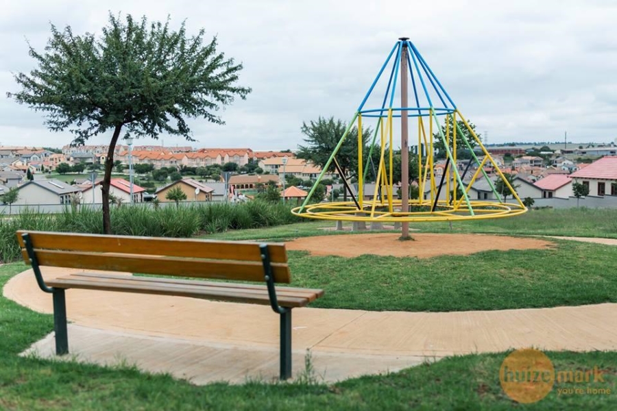 2 Bedroom Property for Sale in Kosmosdal Gauteng