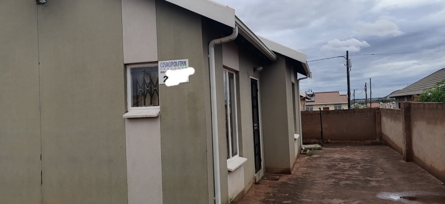 To Let 2 Bedroom Property for Rent in Rosslyn Gauteng