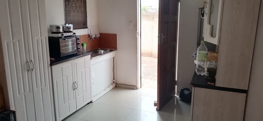 To Let 2 Bedroom Property for Rent in Rosslyn Gauteng