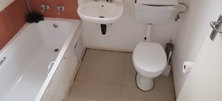 To Let 2 Bedroom Property for Rent in Rosslyn Gauteng