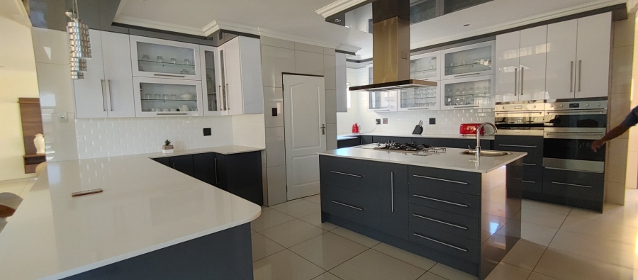 5 Bedroom Property for Sale in Theresa Park Gauteng