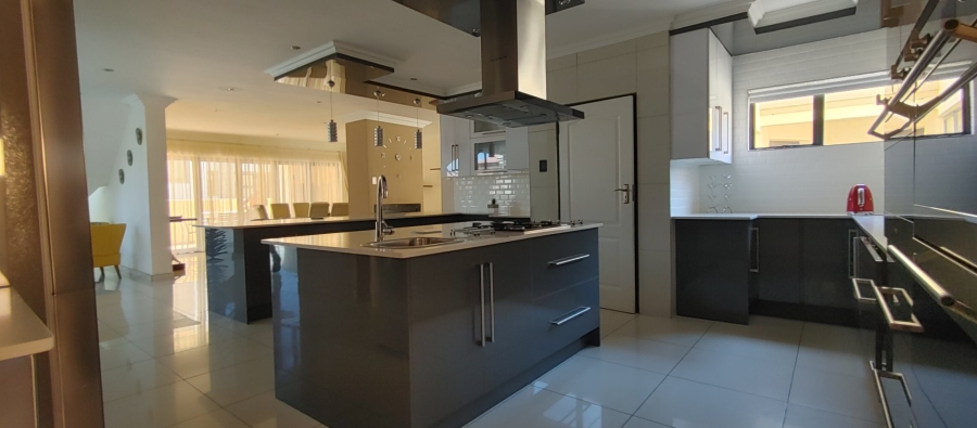 5 Bedroom Property for Sale in Theresa Park Gauteng