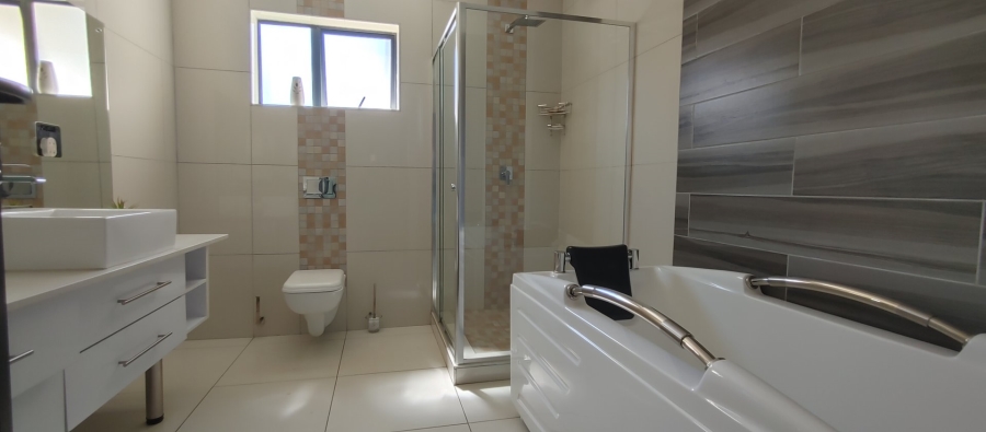 5 Bedroom Property for Sale in Theresa Park Gauteng