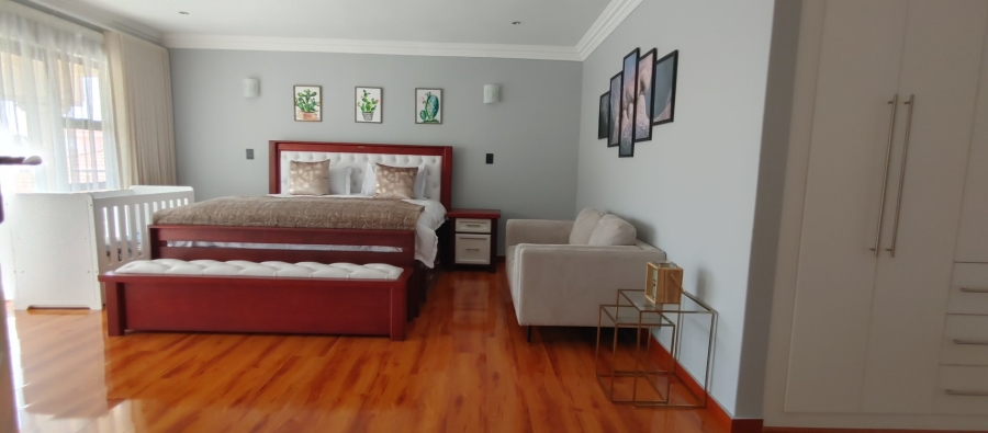 5 Bedroom Property for Sale in Theresa Park Gauteng
