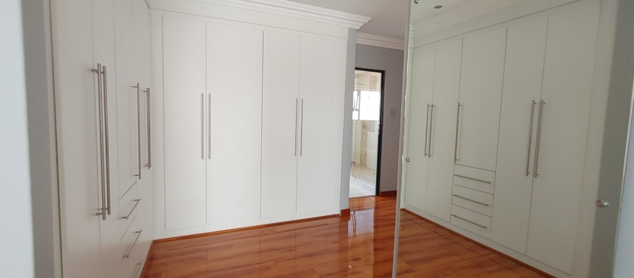 5 Bedroom Property for Sale in Theresa Park Gauteng