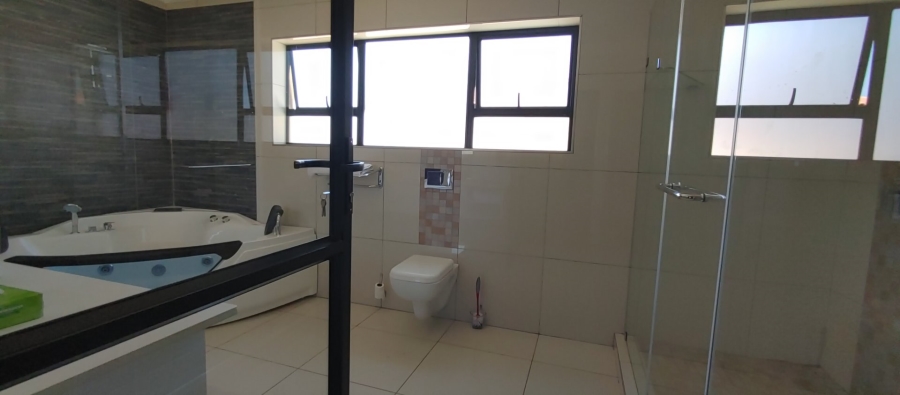 5 Bedroom Property for Sale in Theresa Park Gauteng