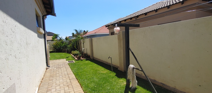 5 Bedroom Property for Sale in Theresa Park Gauteng