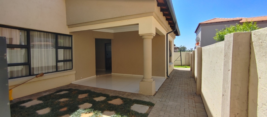 5 Bedroom Property for Sale in Theresa Park Gauteng