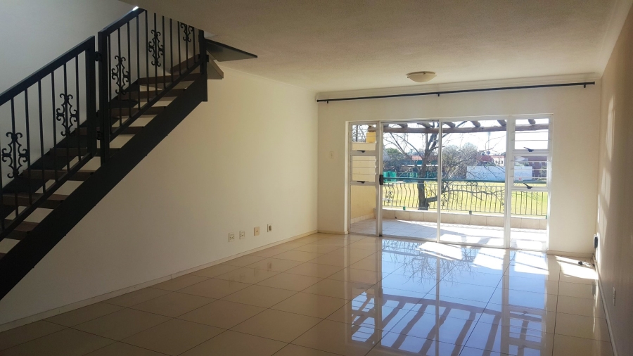 To Let 2 Bedroom Property for Rent in Illovo Gauteng