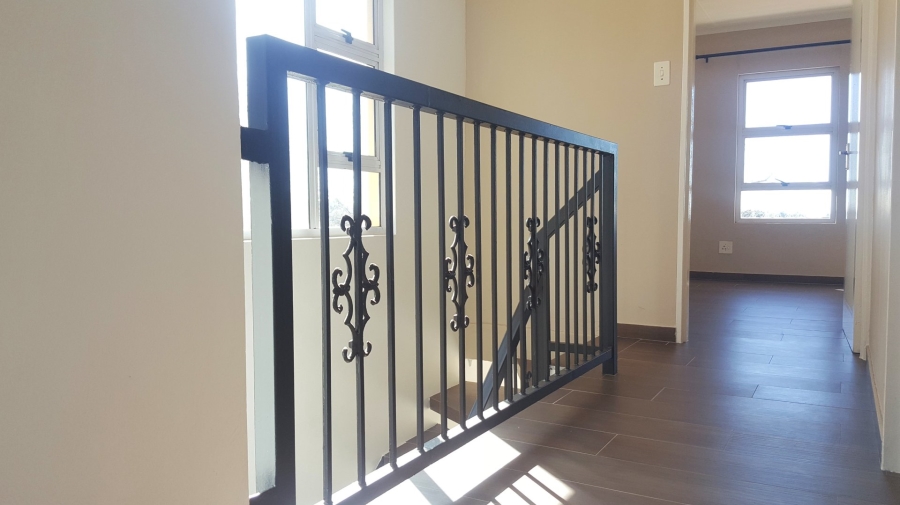 To Let 2 Bedroom Property for Rent in Illovo Gauteng