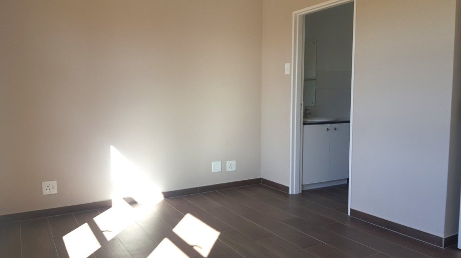 To Let 2 Bedroom Property for Rent in Illovo Gauteng