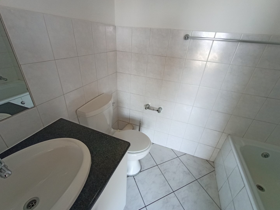 To Let 2 Bedroom Property for Rent in Illovo Gauteng