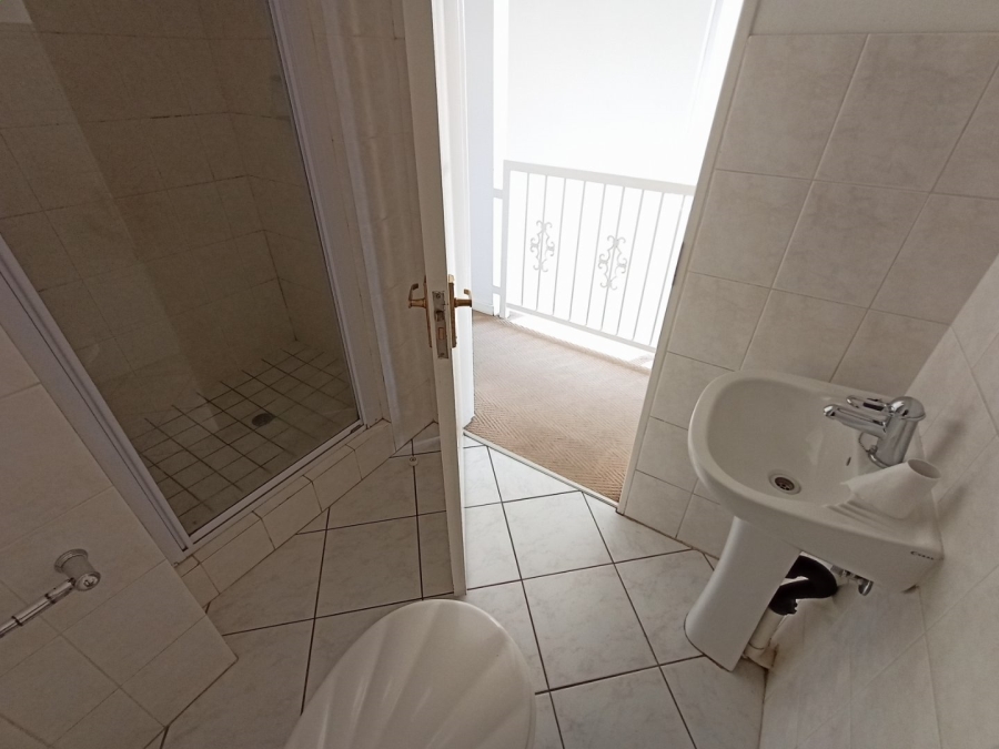 To Let 2 Bedroom Property for Rent in Illovo Gauteng