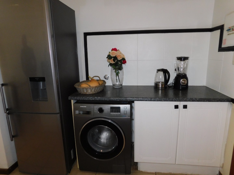 To Let 2 Bedroom Property for Rent in Mooikloof Ridge Gauteng