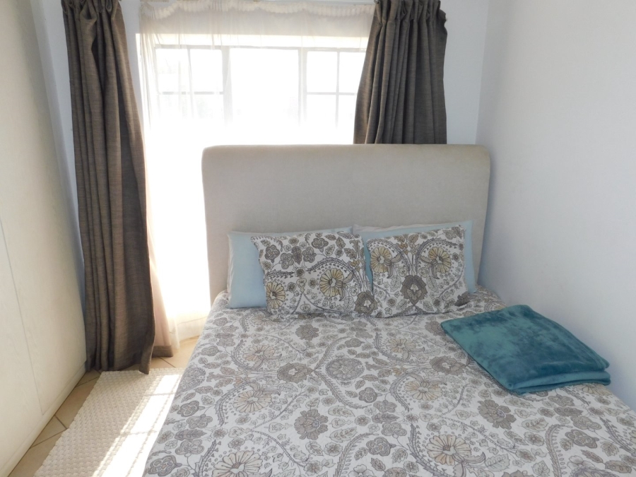 To Let 2 Bedroom Property for Rent in Mooikloof Ridge Gauteng