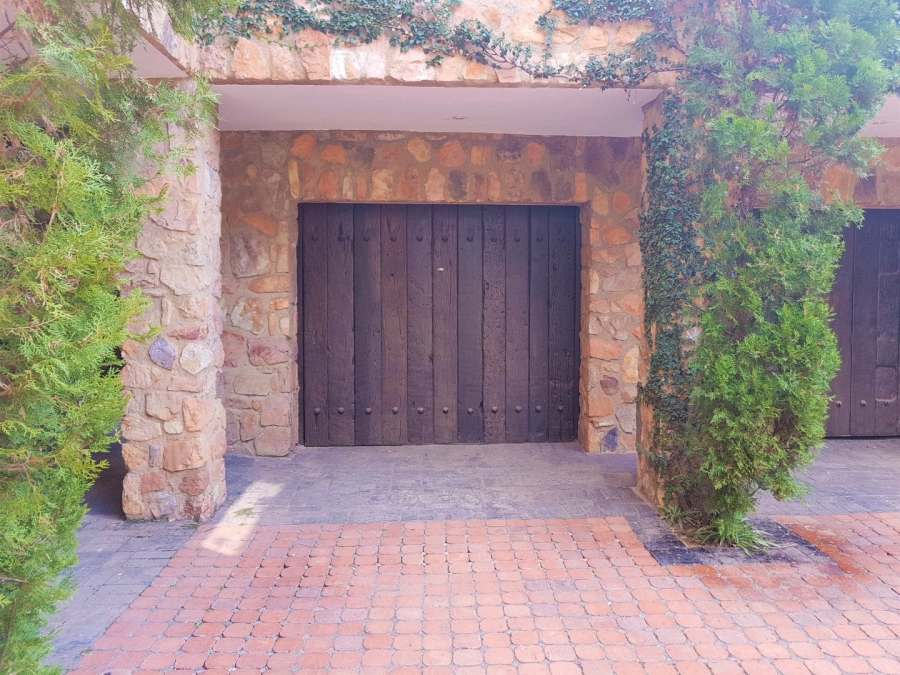 To Let 1 Bedroom Property for Rent in Houghton Estate Gauteng