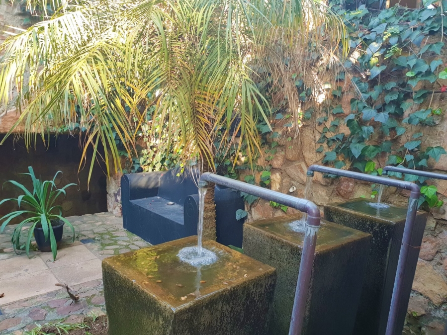 To Let 1 Bedroom Property for Rent in Houghton Estate Gauteng