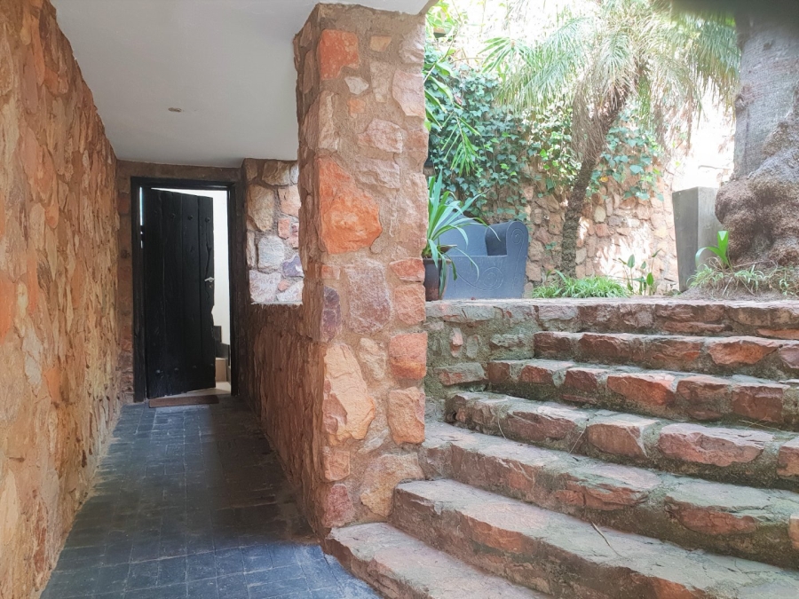 To Let 1 Bedroom Property for Rent in Houghton Estate Gauteng