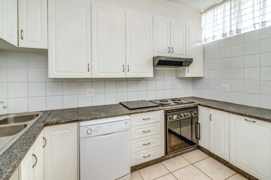 To Let 2 Bedroom Property for Rent in Illovo Gauteng