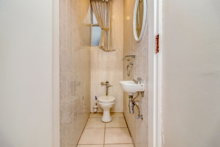 To Let 2 Bedroom Property for Rent in Illovo Gauteng